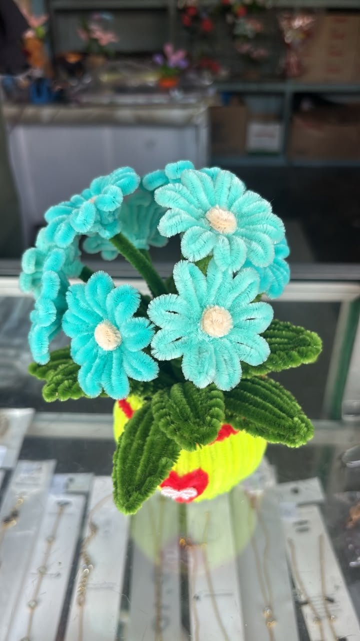 Bunga Kawat Biru Kecil