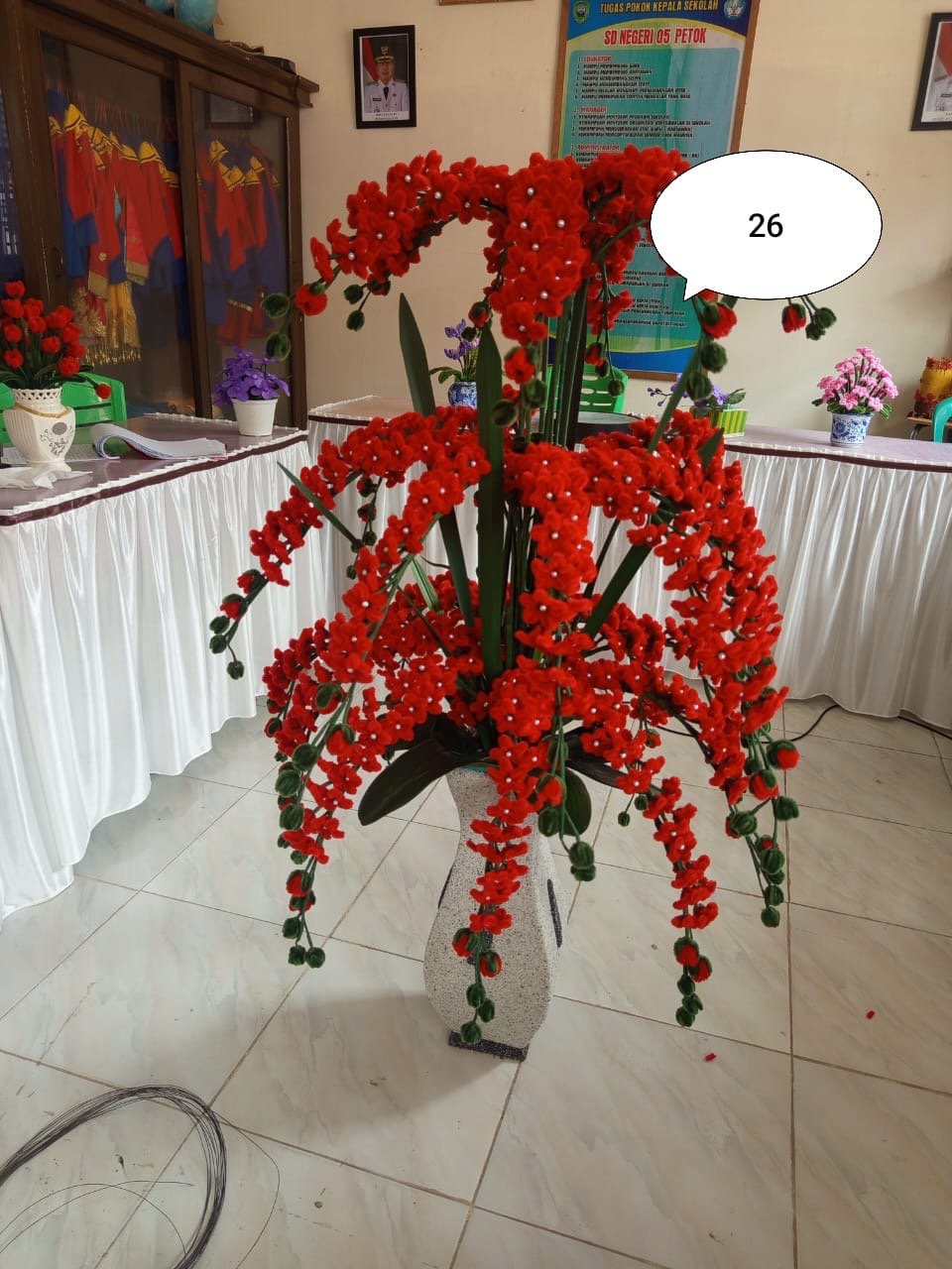 Bunga Rajut Merah Ukuran Besar 